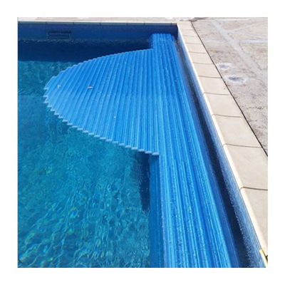 Moteurs à tension de sécurité de 12 V Protection UV automatique Couverture imperméable de piscine