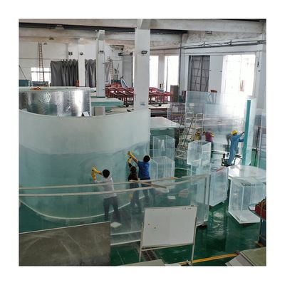 Formation à l'installation de fenêtres acryliques de taille personnalisée pour piscine sous-marine résidentielle