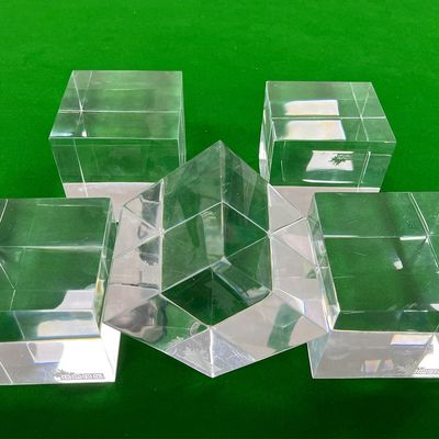 Panneaux d'échantillonnage acryliques transparents à haute transmission lumineuse 93% pour piscine familiale extérieure