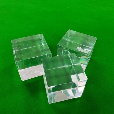 Panneaux d'échantillonnage acryliques transparents à haute transmission lumineuse 93% pour piscine familiale extérieure