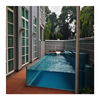 Piscine sans fin pour la demande des clients en formation de réadaptation