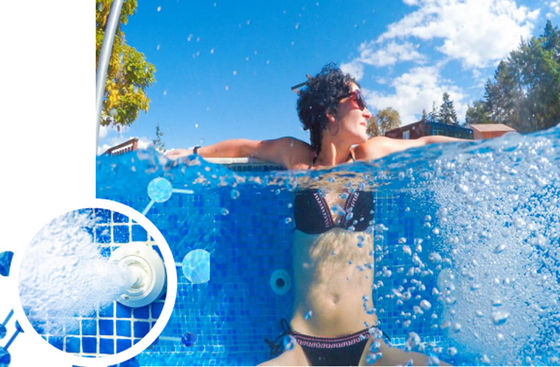 Piscine de luxe au-dessus du sol en fibre de verre transparente sans fin avec panneau en bois plastique