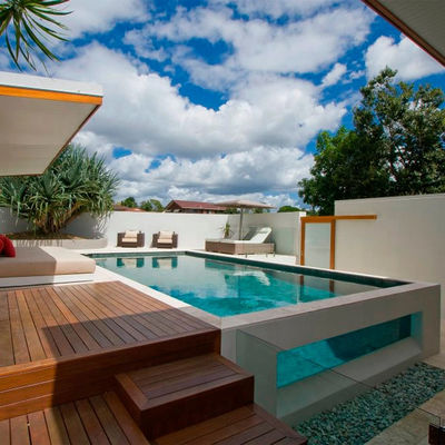 Piscine de luxe modulaire préfabriquée avec fenêtre à panneaux acryliques et panneaux à motifs en mosaïque