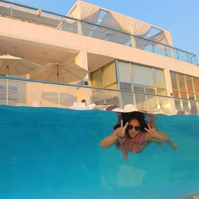 Piscine pour la cour haute transmission de lumière acrylique Endless Swim Spa en fibre de verre transparente