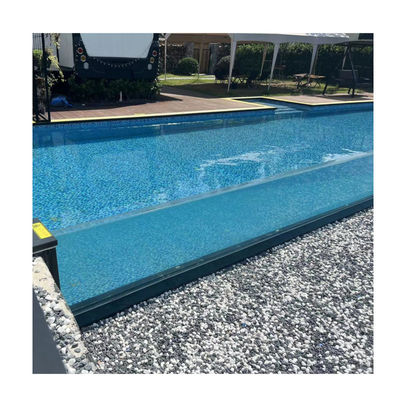 Des feuilles de piscine acrylique à haute transparence pour la conception de piscines sur mesure au sein d'AUPOOL