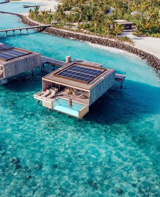 Piscine modulaire au-dessus du sol pour une villa de villégiature à la mode