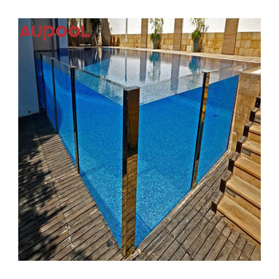 Piscine acrylique transparente de 60 à 80 mm avec mur acrylique avec eau cristalline