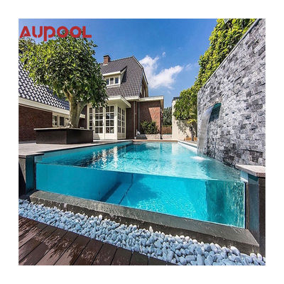 Piscine acrylique transparente de 60 à 80 mm avec mur acrylique avec eau cristalline