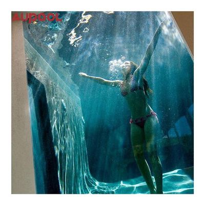 Conteneur d'expédition sur mesure avec système de surf et d'éclairage