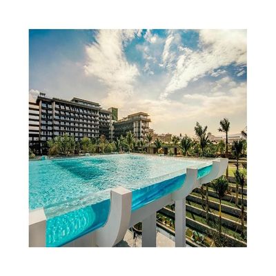 Maison modulaire de 6 mètres de long sous terre pleine acrylique 12 personnes piscine pour grande piscine extérieure
