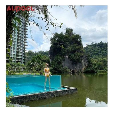 Transformez votre arrière-cour en un complexe avec notre piscine suspendue en acrylique de lucite