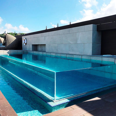 Villa piscine extérieure de bord à bord Piscine en fibre de verre trempée Piscine en verre Piscine murale