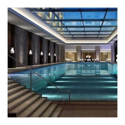 Piscine en acrylique transparente et polyvalente pour la famille
