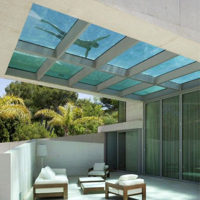 Panneaux muraux en verre acrylique à haute transmission lumineuse pour piscines